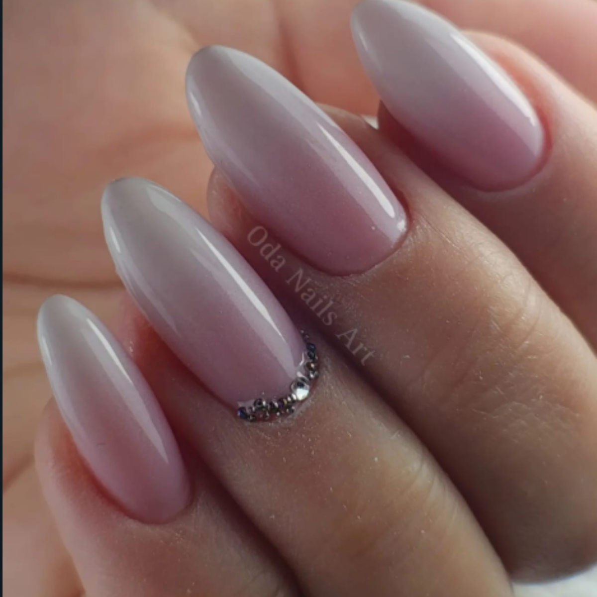 nail studio in Ra'anana gel nail at oda nails art